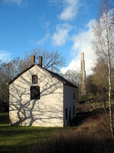 Smedjan och alunbruksskorstenen fr söder